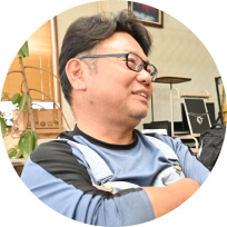 サービスチーフ岡田さん
