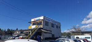 新しい看板で、皆さまをお迎えします